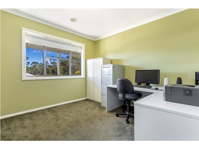 92 Pioneer Drive, Maiden Gully VIC 3551