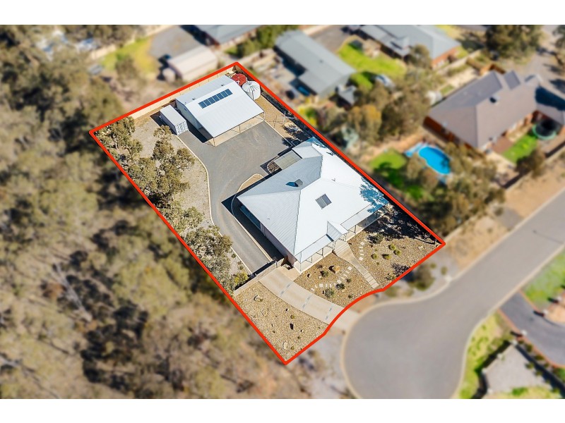 92 Pioneer Drive, Maiden Gully VIC 3551