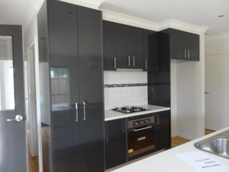 8/18A Emmett Street, Golden Square VIC 3555