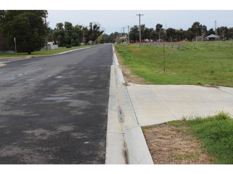 10 Powlett Street, Carisbrook VIC 3464