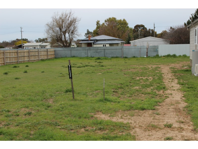 10 Powlett Street, Carisbrook VIC 3464