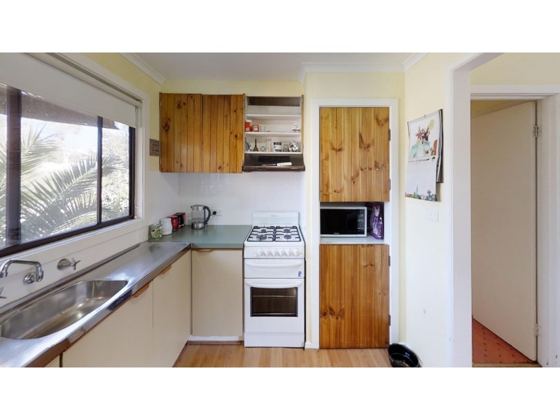 229 MacKenzie Street West, Kangaroo Flat VIC 3555