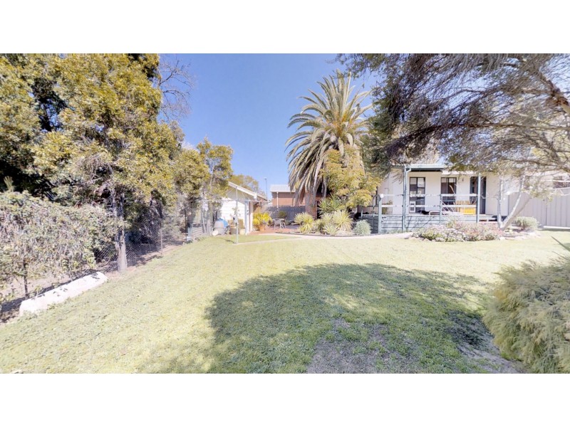 229 MacKenzie Street West, Kangaroo Flat VIC 3555