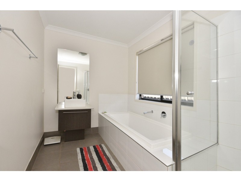 14 Creekside Close, Jackass Flat VIC 3556