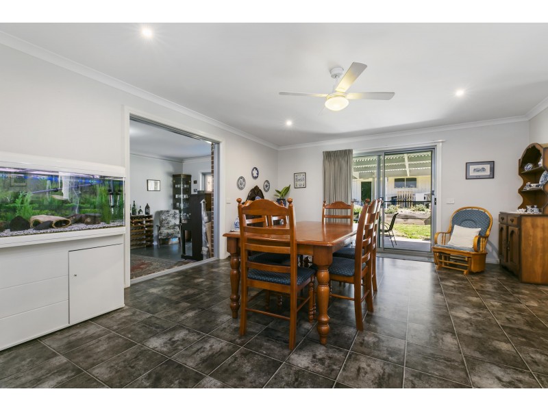 527 Pyrenees Highway, Chewton VIC 3451