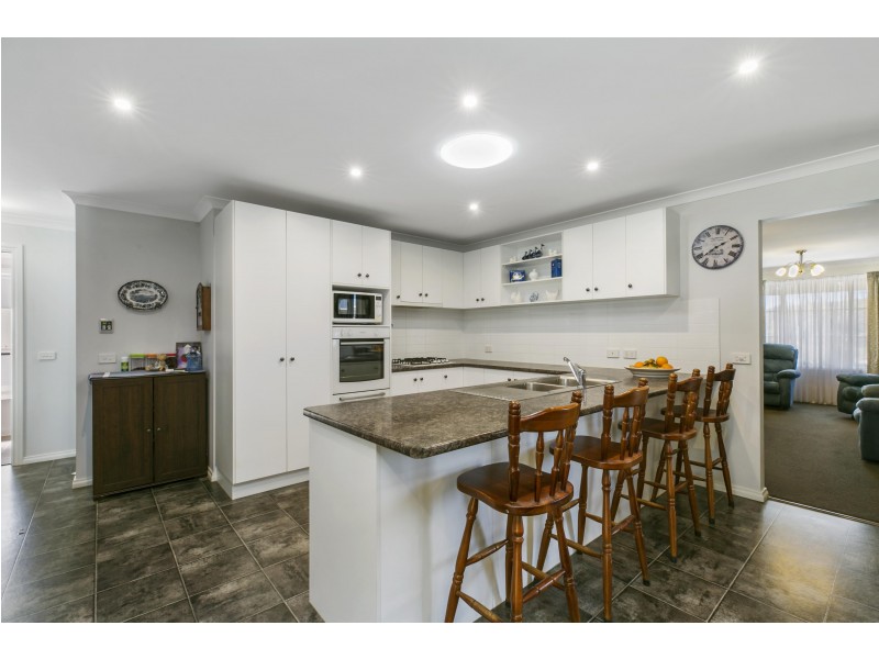 527 Pyrenees Highway, Chewton VIC 3451