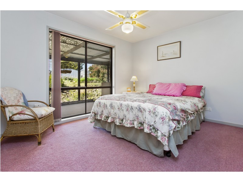 22 Templeton Street, Guildford VIC 3451