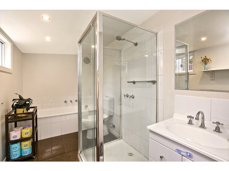 64 MacKenzie Street West, Golden Square VIC 3555