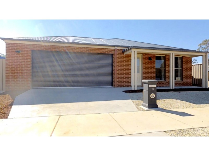 15 Blue Wren Boulevard, Kangaroo Flat VIC 3555