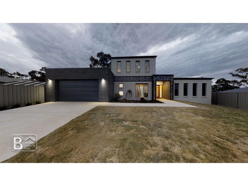 14 Poorinda Crescent, Kangaroo Flat VIC 3555