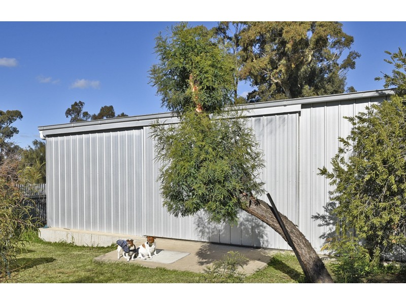 29 Waugh Street, Charlton VIC 3525