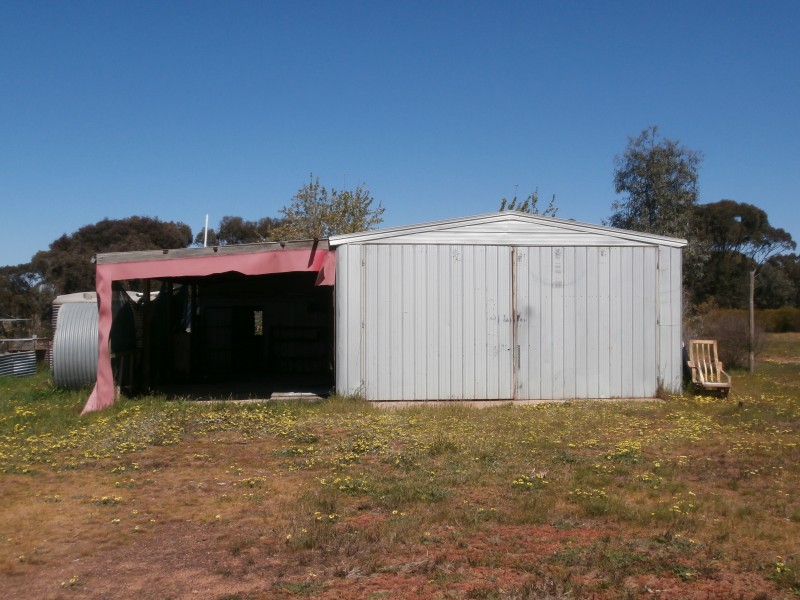 453 Nine Mile South Road, Wedderburn VIC 3518