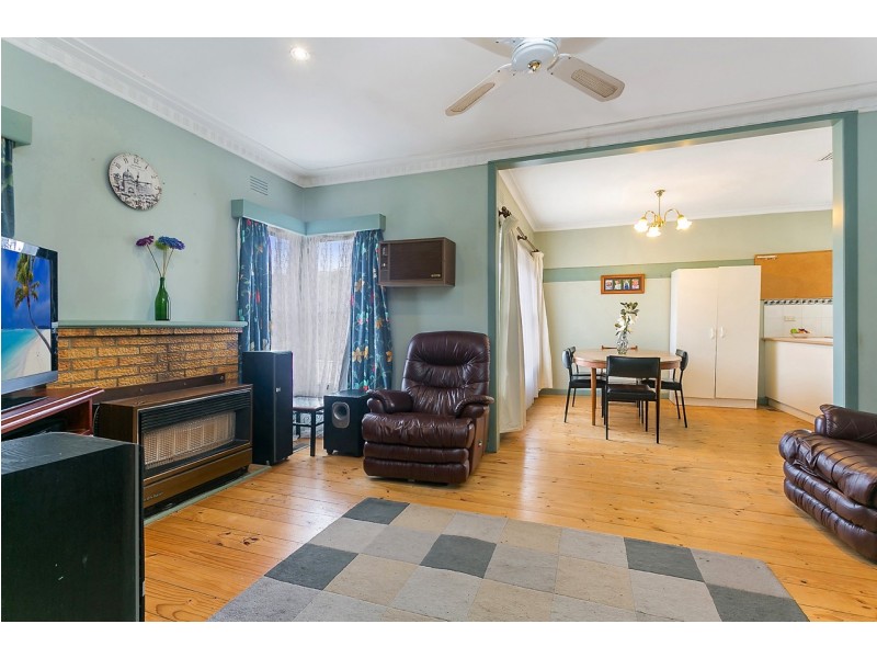 15 Graham Street, Kangaroo Flat VIC 3555