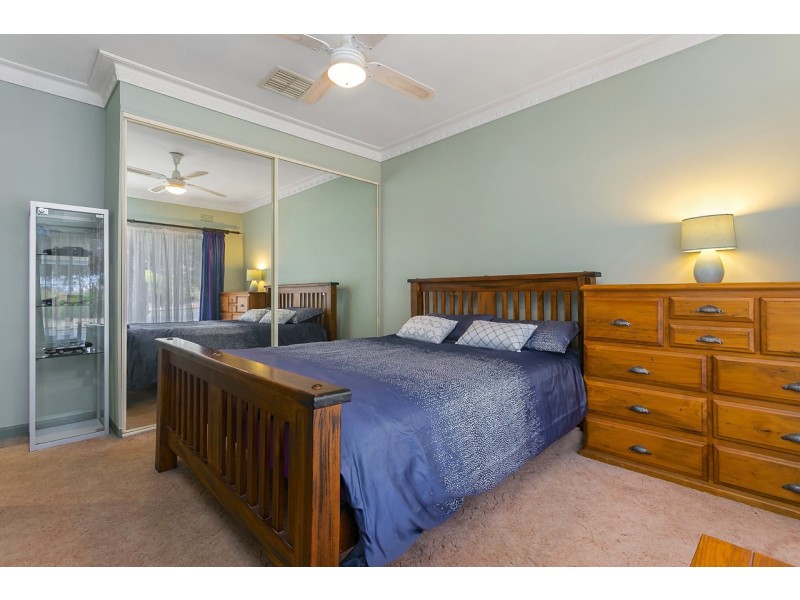 15 Graham Street, Kangaroo Flat VIC 3555