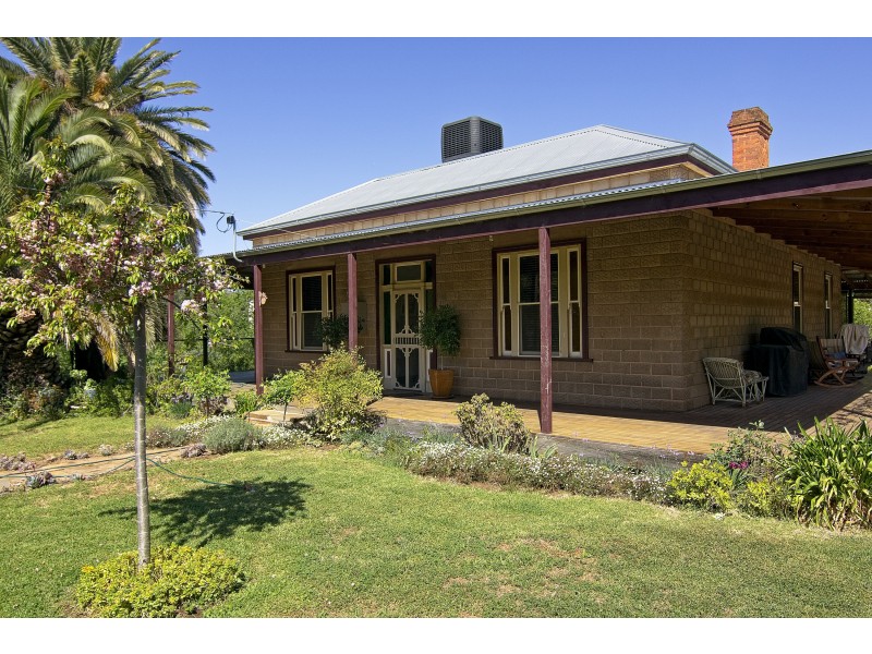 1 St Arnaud Road, Wedderburn VIC 3518