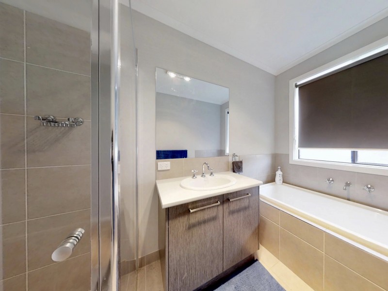 7 Aurora Place, Epsom VIC 3551