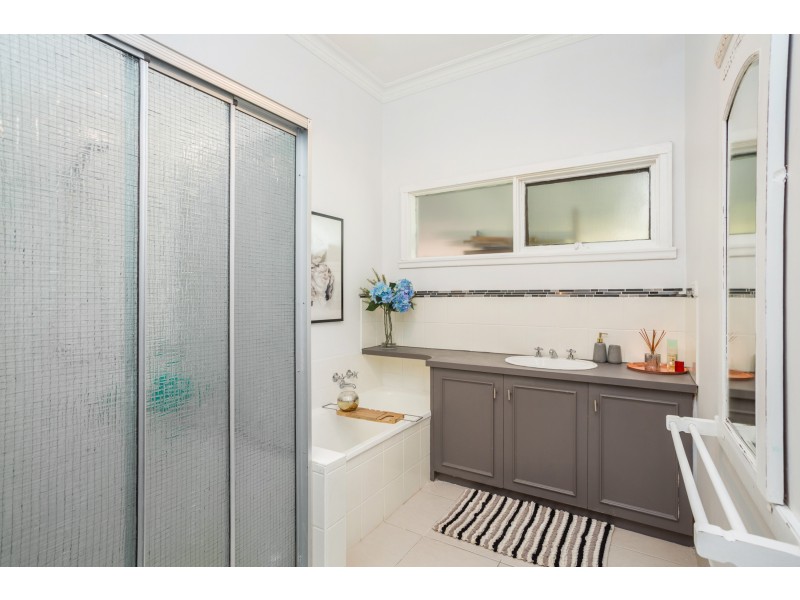 5 Station Street, Kangaroo Flat VIC 3555