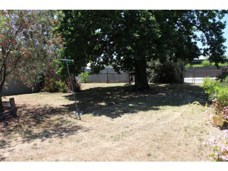 25 High Street, Kangaroo Flat VIC 3555