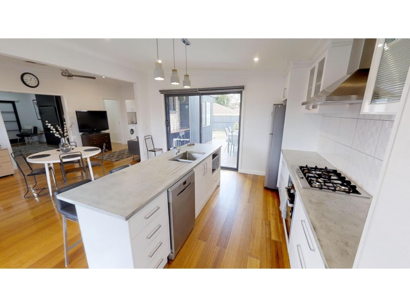 14 Neil Street, Kangaroo Flat VIC 3555