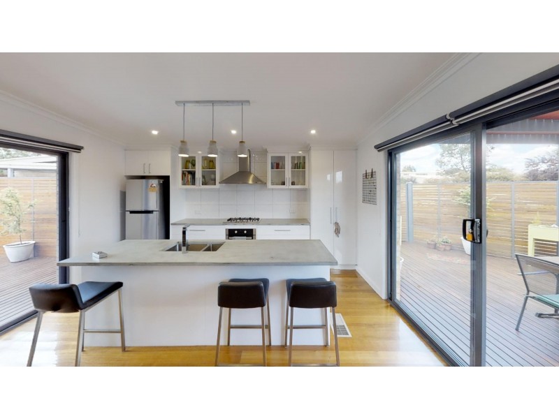 14 Neil Street, Kangaroo Flat VIC 3555