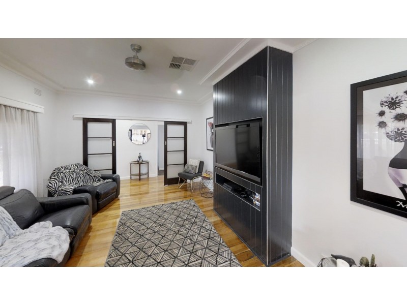 14 Neil Street, Kangaroo Flat VIC 3555