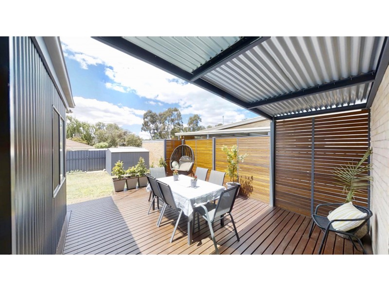 14 Neil Street, Kangaroo Flat VIC 3555