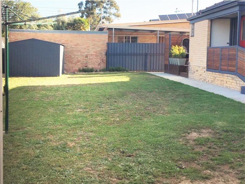 14 Neil Street, Kangaroo Flat VIC 3555