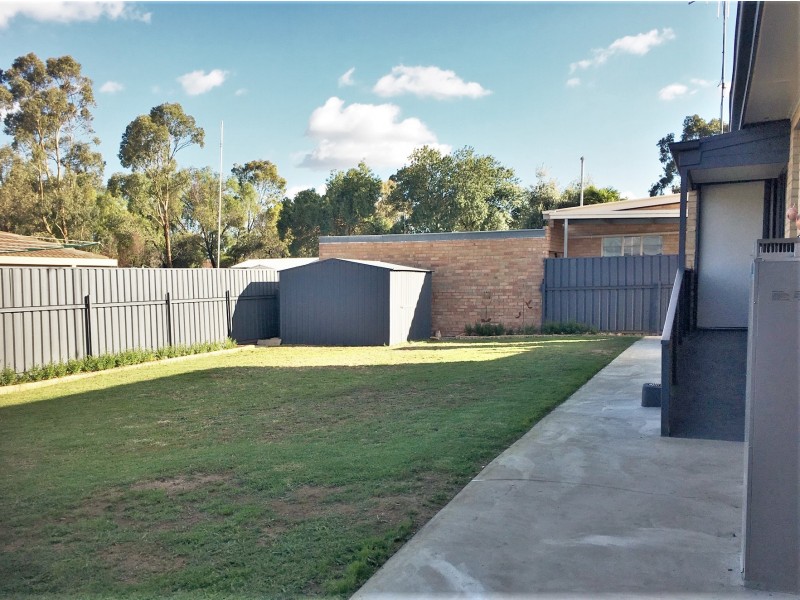 14 Neil Street, Kangaroo Flat VIC 3555