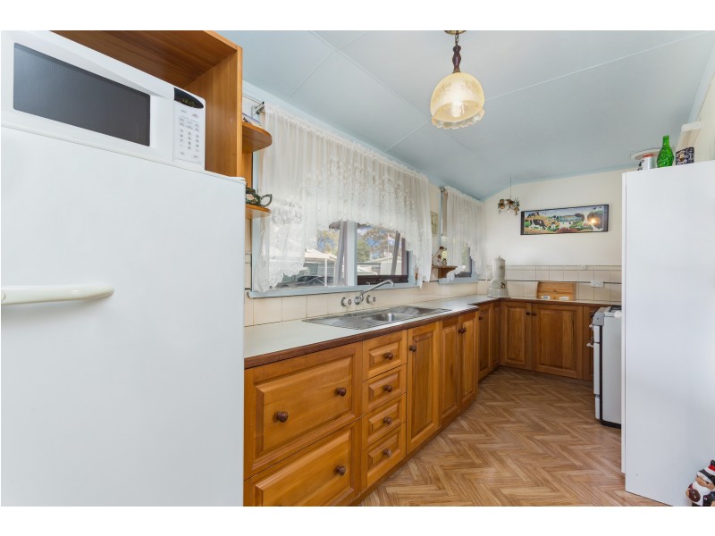 20 Oshanassy Street, Baringhup VIC 3463