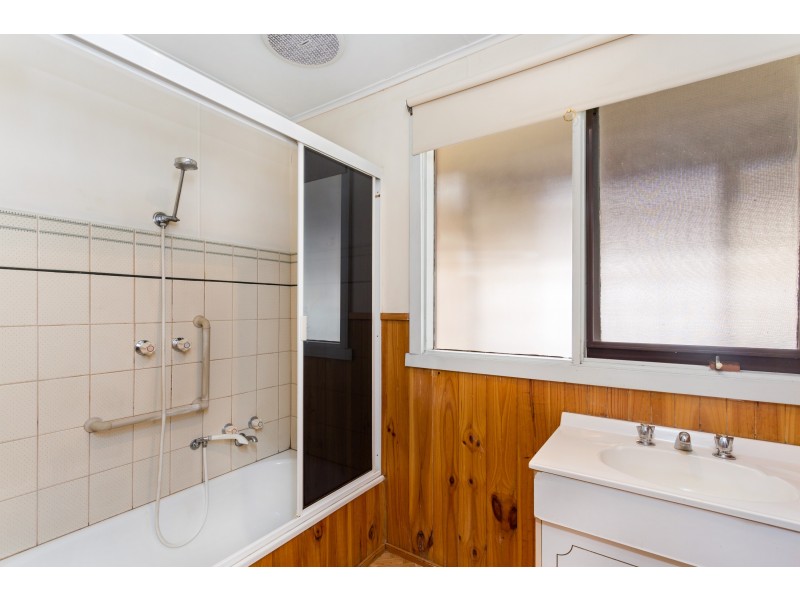 20 Oshanassy Street, Baringhup VIC 3463