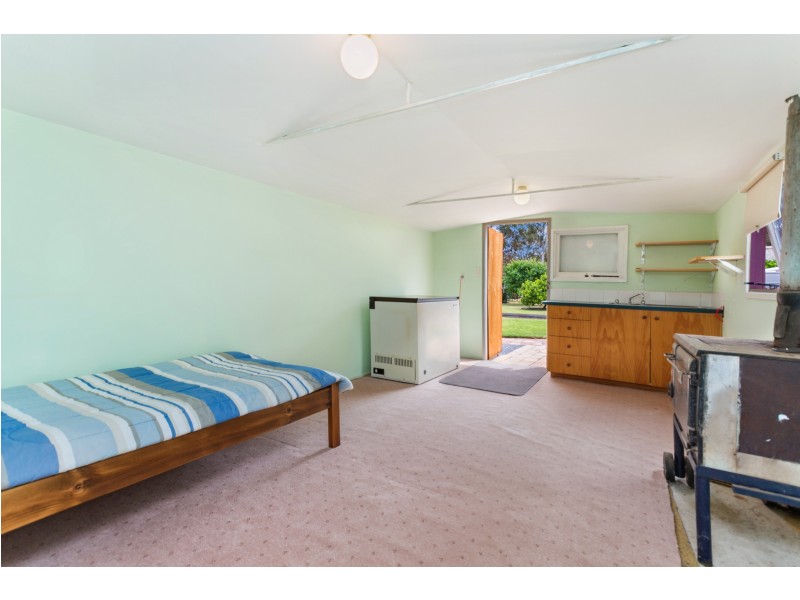 20 Oshanassy Street, Baringhup VIC 3463