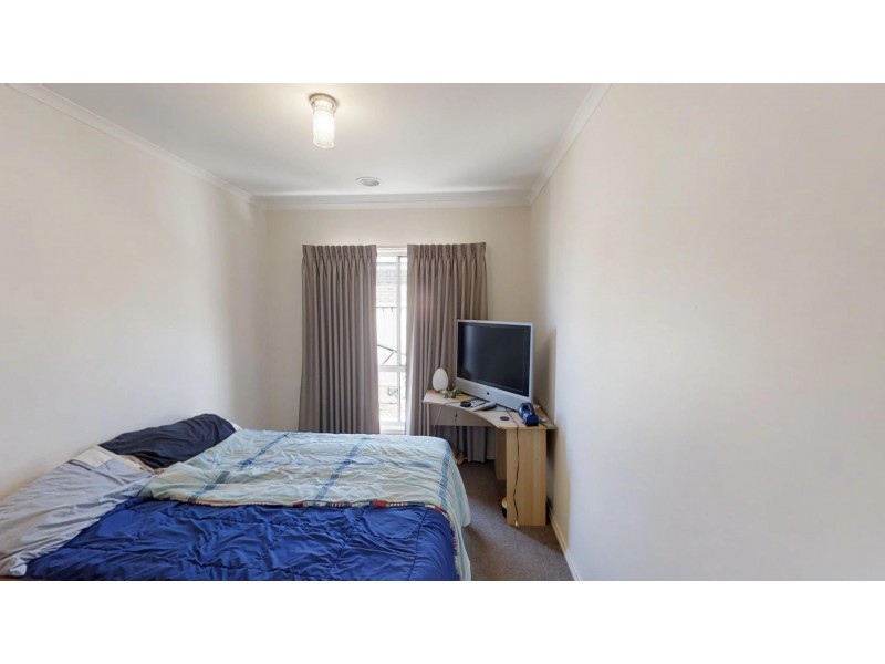 13 Edgewater Close, Eaglehawk VIC 3556