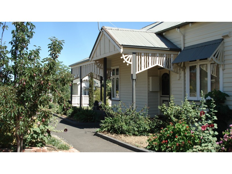 2 Burke Street, St Arnaud VIC 3478