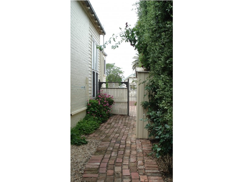 2 Burke Street, St Arnaud VIC 3478