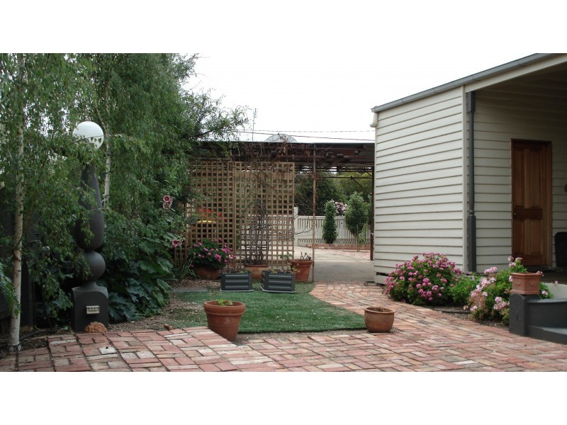 2 Burke Street, St Arnaud VIC 3478