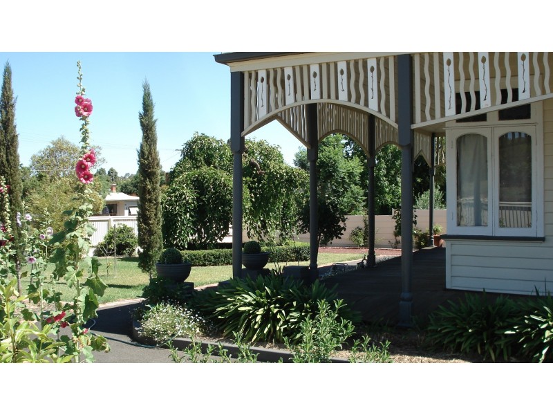 2 Burke Street, St Arnaud VIC 3478