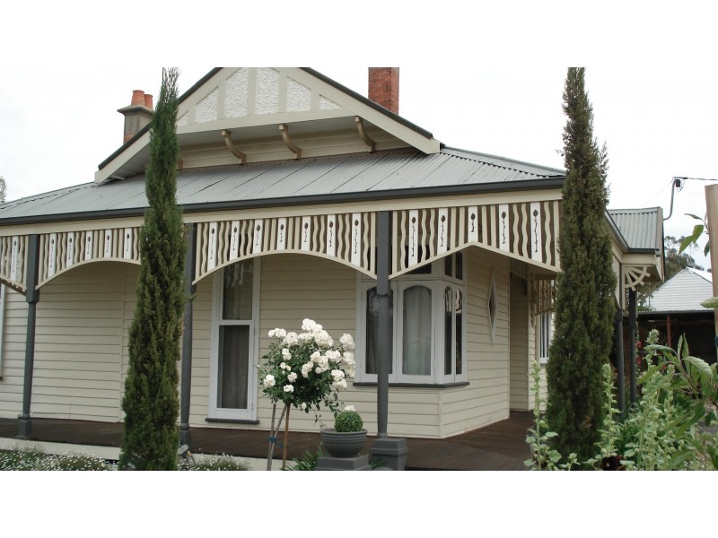 2 Burke Street, St Arnaud VIC 3478