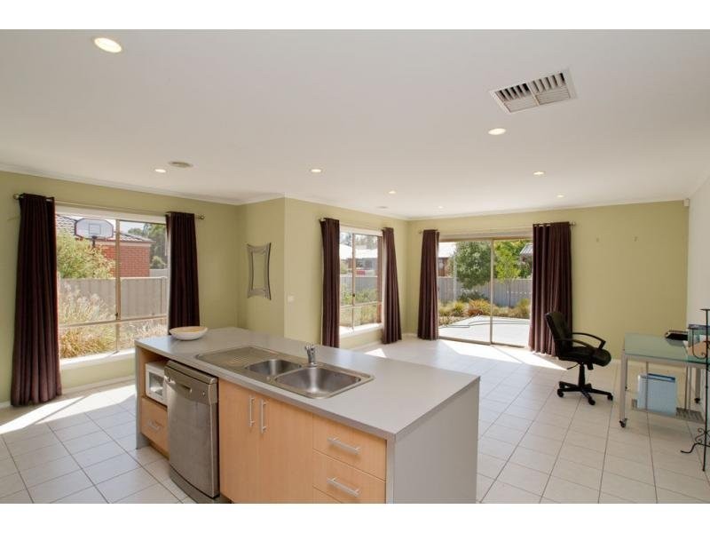 1 Mannagum Drive, Epsom VIC 3551