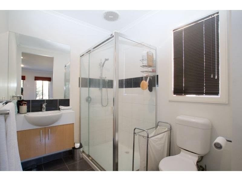 1 Mannagum Drive, Epsom VIC 3551