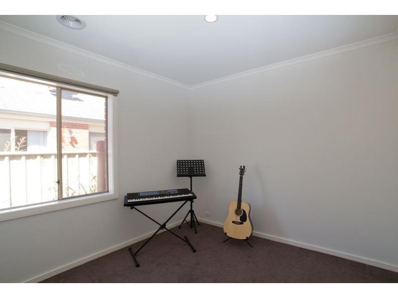 1 Mannagum Drive, Epsom VIC 3551