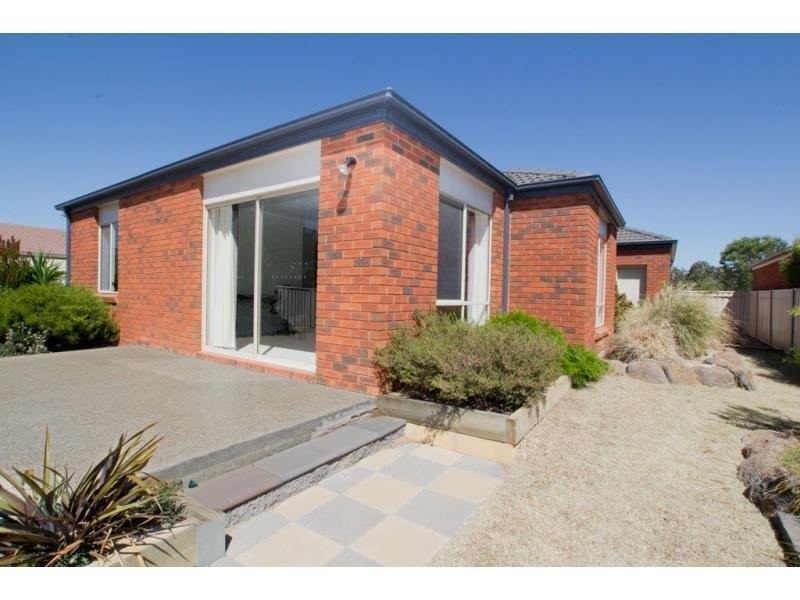1 Mannagum Drive, Epsom VIC 3551