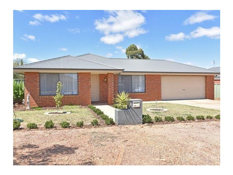 4 Belac Street, Maiden Gully VIC 3551