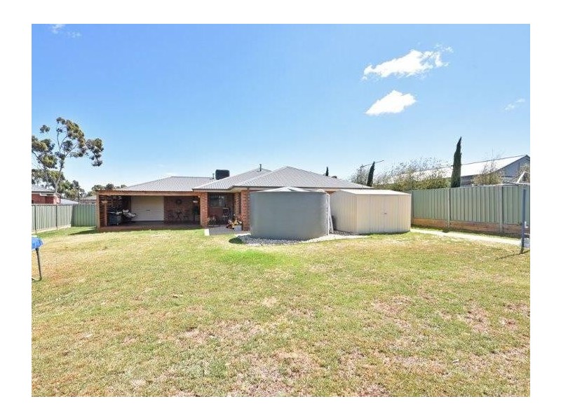 4 Belac Street, Maiden Gully VIC 3551