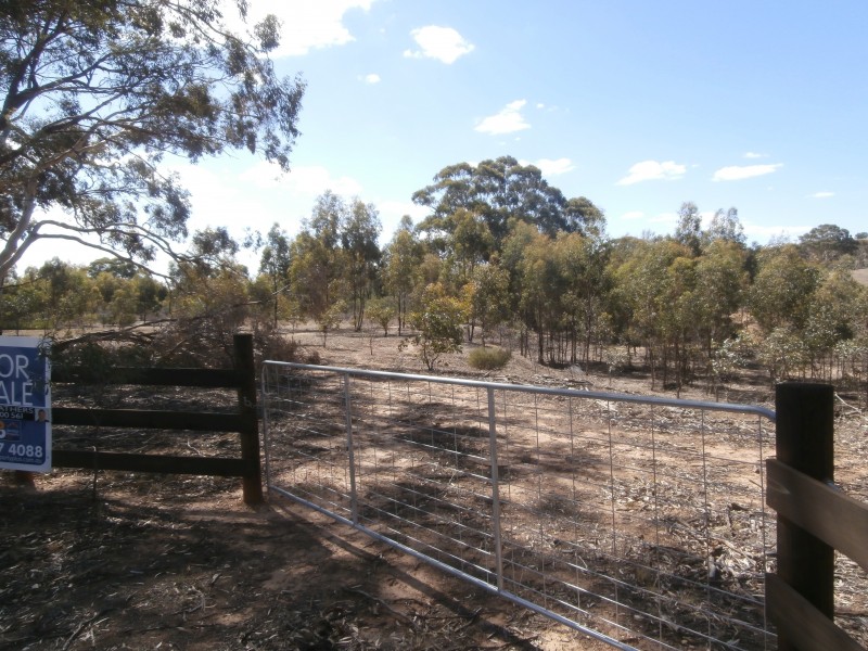 500 Rostron/Stuart Mill Road, Rostron VIC 3477