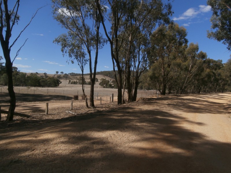 500 Rostron/Stuart Mill Road, Rostron VIC 3477