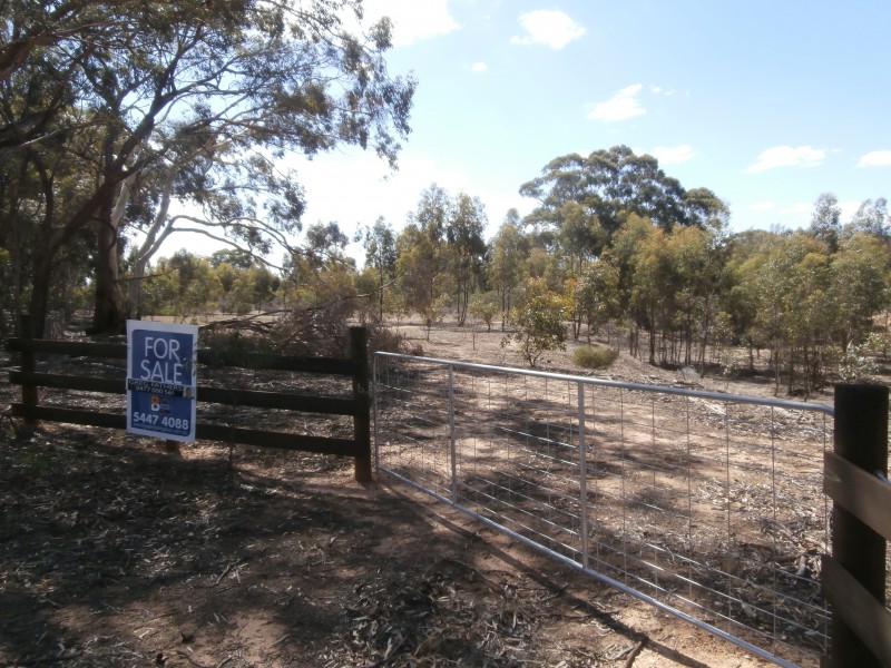 500 Rostron/Stuart Mill Road, Rostron VIC 3477