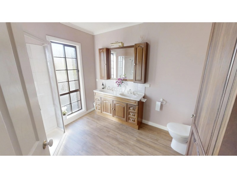 6 Edmund Court, Kangaroo Flat VIC 3555