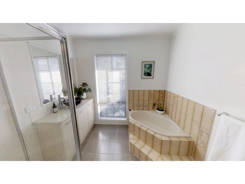 6 Edmund Court, Kangaroo Flat VIC 3555