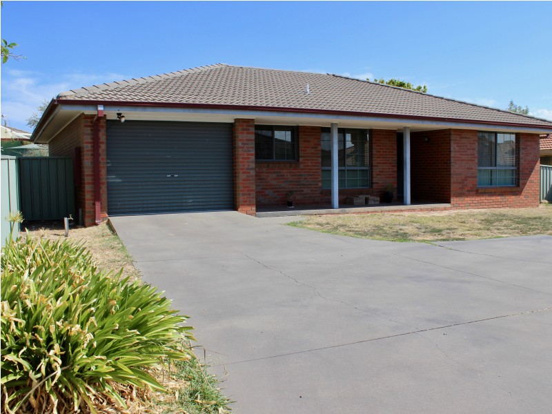 2/10 Keogh Drive, Spring Gully VIC 3550