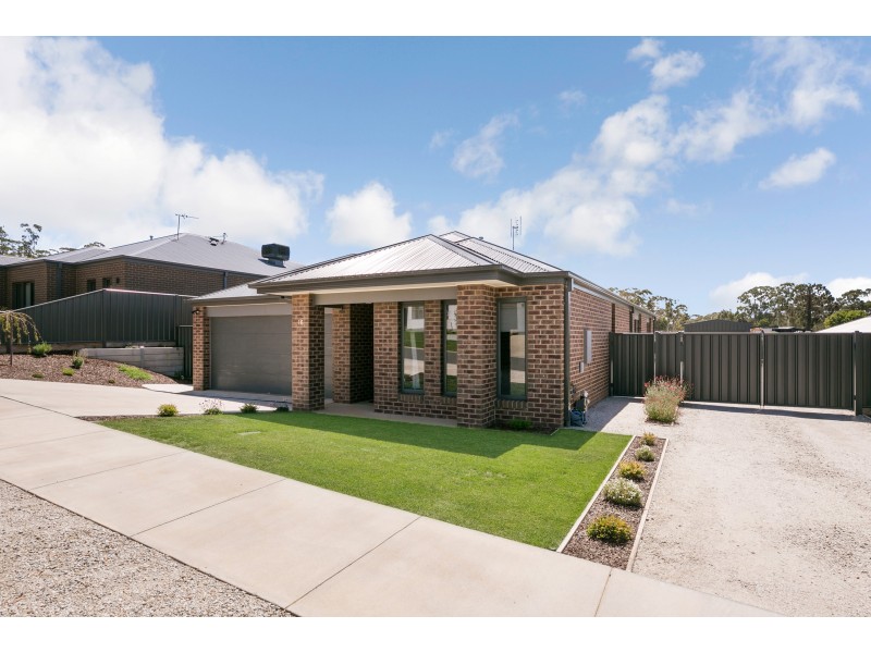 16 Lushington Rise, Mckenzie Hill VIC 3451